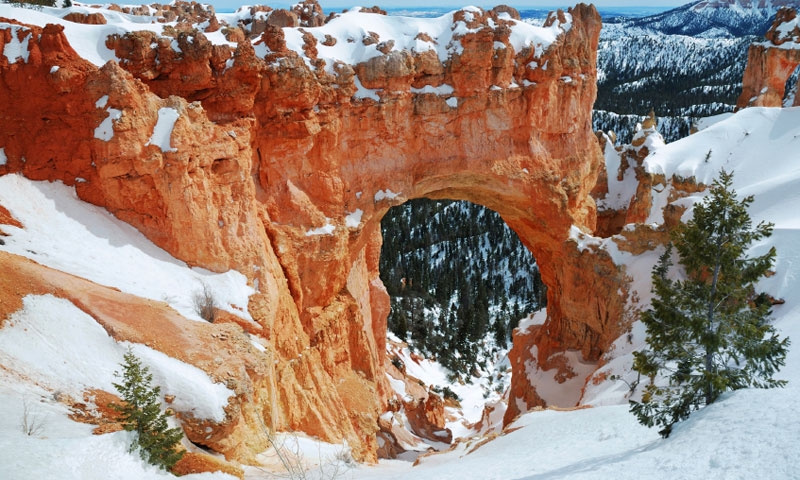 Winter at the Natural Bridge in Bryce Canyon National Park